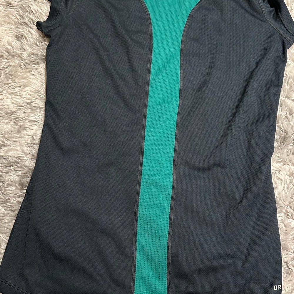 Nike Gray Fitted Sleeveless Tank Top